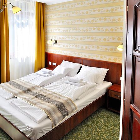 Partium Hotel Szeged Exteriör bild