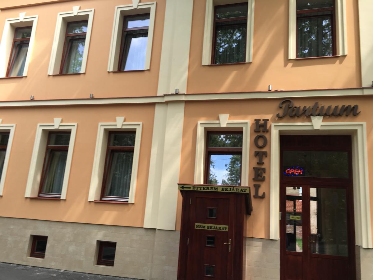 Partium Hotel Szeged Exteriör bild